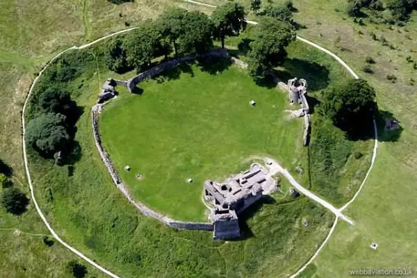 image of an aerial view of kendal castle ruins