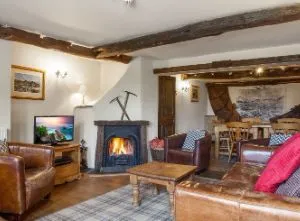 Rustic Lake District cottage with views of Coniston Water