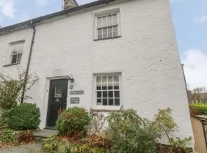 image of a whitewashed pet friendly cottage in the Lake District, Ambleside