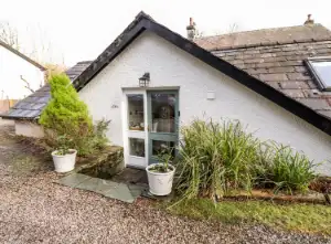 Charming Lake District cottage in a peaceful garden near Windermere