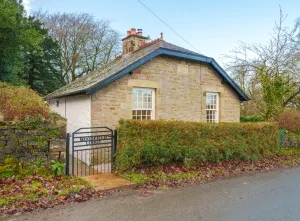 Family-friendly Lake District cottage and garden near Lancaster
